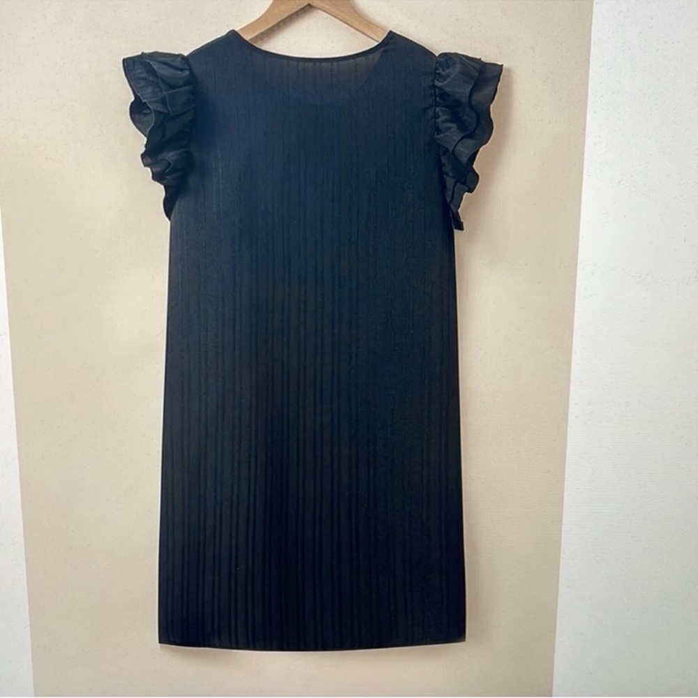 Black Ruffled Sleeve Ribbed Textured Shift Mini Dress Plus Size 1X - Picture 4 of 6